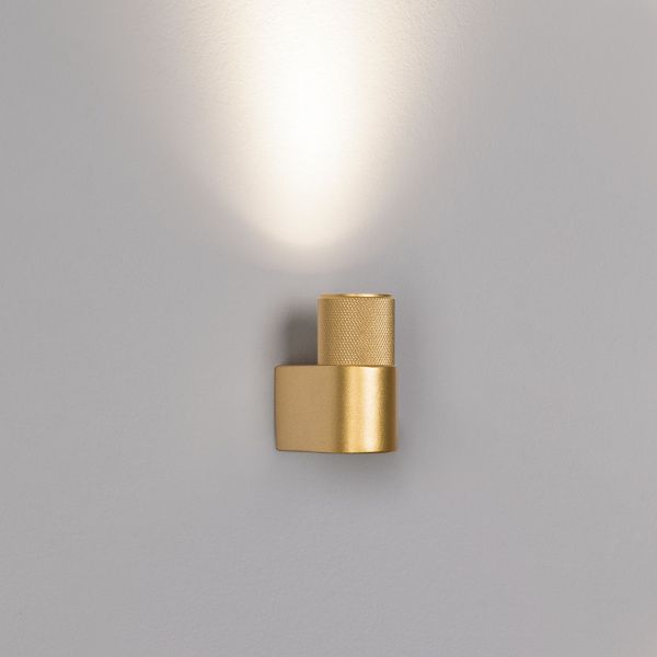 Оборудование Arlight 035541 Светильник SP-SPICY-WALL-MINI-S60x39-3W Day4000 (GD, 40 deg, 230V) (Arlight, IP20 Металл, 3 года) по выгодной цене. Купить в Москве со скидкой.