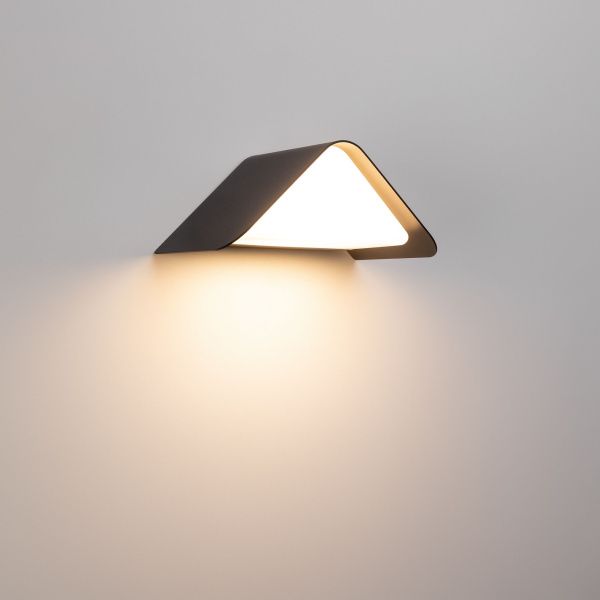 Оборудование Arlight 019779 Светильник LGD-Wall-Delta-1B-12W Warm White (Arlight, IP54 Металл, 3 года) по выгодной цене. Купить в Москве со скидкой.